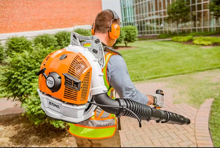STIHL BR600 COMMERCIAL GAS BACKPACK LEAF BLOWER, OEM NEW